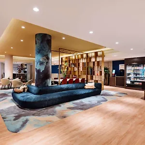 Novotel World Forum Отель