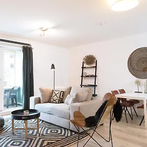 Apartment Bizstay Helena At Sea, Den Haag